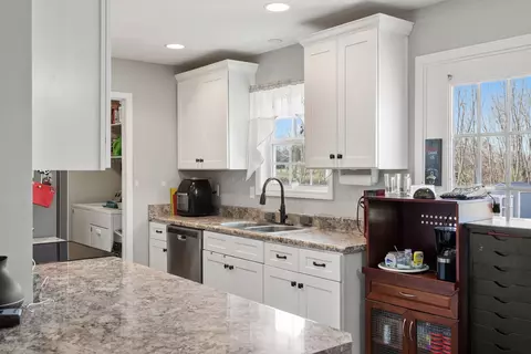 Kitchen - 6491 Highway 161, Springfield, TN 37172 photo 2 of 6