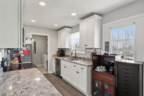 Kitchen - 6491 Highway 161, Springfield, TN 37172 photo 5 of 6