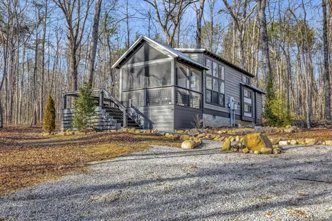 618 Waters Edge Way, Tracy City, TN 37387
