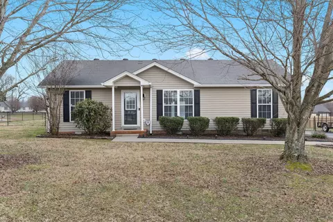 1004 Chickasaw Trl, Greenbrier, TN 37073
