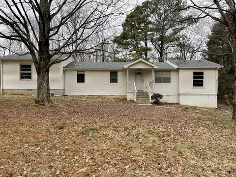 862 Briarwood Rd, Clarksville, TN 37040