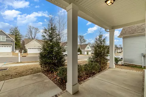 Exterior - 217 Hermitage Point Dr, Hermitage, TN 37076 photo 4 of 7