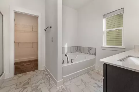 Bath - 217 Hermitage Point Dr, Hermitage, TN 37076 photo 2 of 4