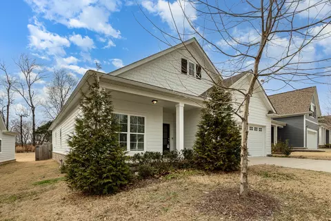 Exterior - 217 Hermitage Point Dr, Hermitage, TN 37076 photo 2 of 7