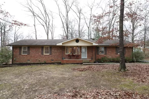 315 Westside Heights Dr, Tullahoma, TN 37388
