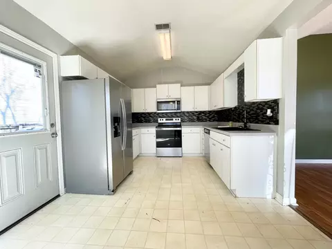 Kitchen - 5008 Boyd Dr, Murfreesboro, TN 37129 photo 3 of 3