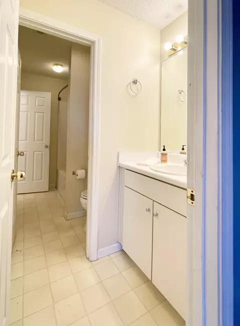 Bath - 5008 Boyd Dr, Murfreesboro, TN 37129 photo 1 of 3