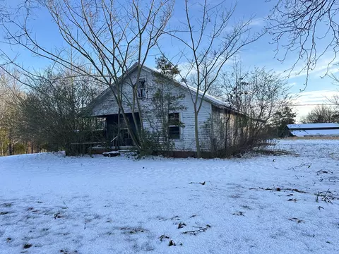 391 Seavers Rd, Jackson, TN 38301