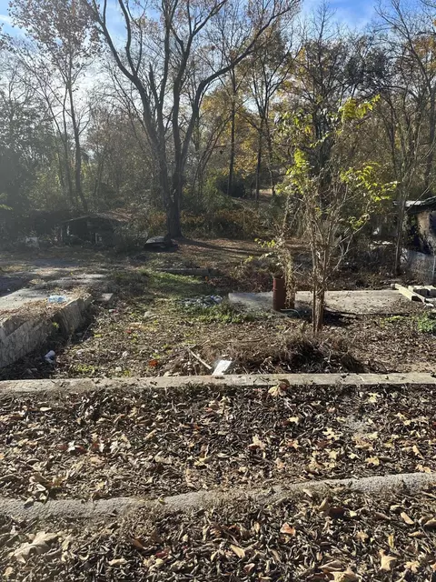 85 Hargrave Rd, Rossville, GA 30741