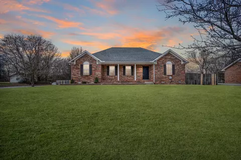 1331 Bruceton Dr, Clarksville, TN 37042