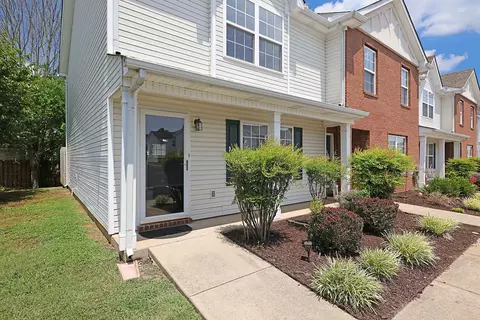378 Arapaho Dr, Murfreesboro, TN 37128