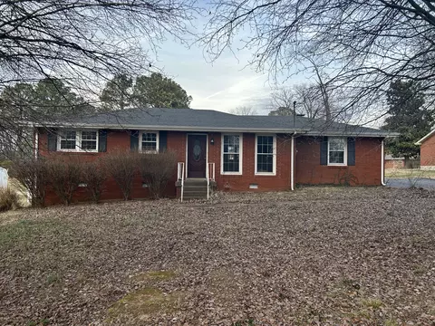 2302 Oakhurst Dr, Springfield, TN 37172