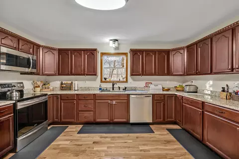 Kitchen - 2987 Highway 100, Centerville, TN 37033 photo 1 of 2