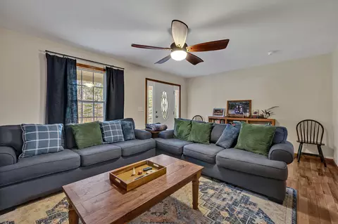 Living - 2987 Highway 100, Centerville, TN 37033 photo 1 of 2