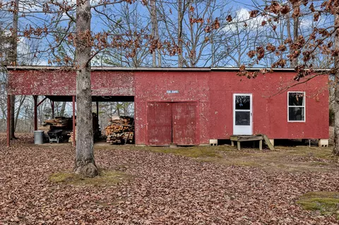 Exterior - 2987 Highway 100, Centerville, TN 37033 photo 8 of 10