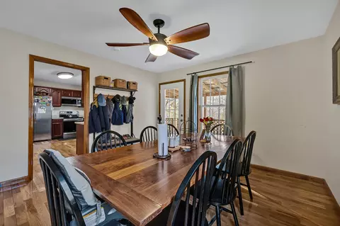 Dining - 2987 Highway 100, Centerville, TN 37033 photo 2 of 2