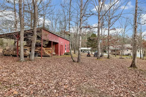 Exterior - 2987 Highway 100, Centerville, TN 37033 photo 9 of 10