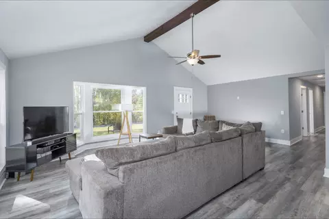 Living - 108 Esque Rd, Bethpage, TN 37022 photo 1 of 4