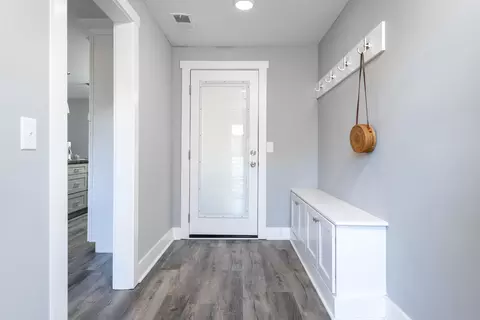 Entry Way - 108 Esque Rd, Bethpage, TN 37022 photo 1 of 2