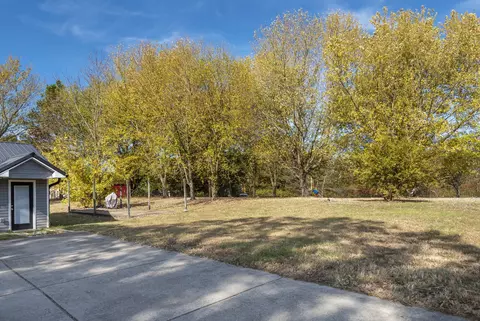Exterior - 108 Esque Rd, Bethpage, TN 37022 photo 4 of 9