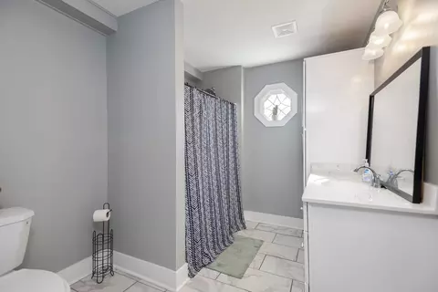 Bath - 108 Esque Rd, Bethpage, TN 37022 photo 3 of 4