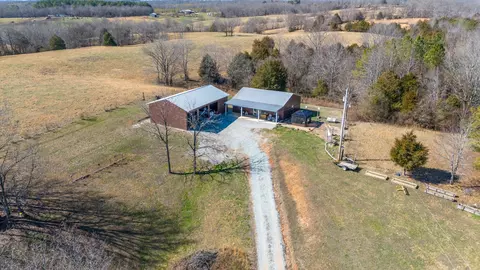 99 N Bradley Rd, Lawrenceburg, TN 38464