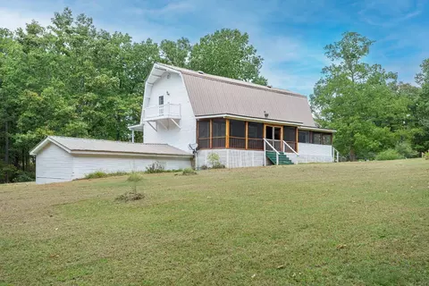 813 Columbia Hwy, Hohenwald, TN 38462