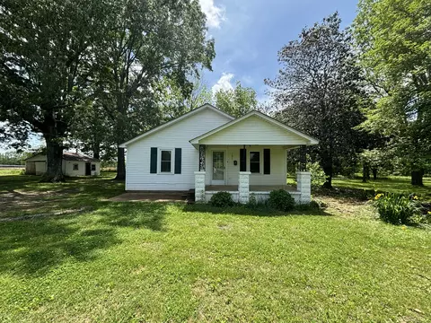 1077 Mattoxtown Rd, Lawrenceburg, TN 38464