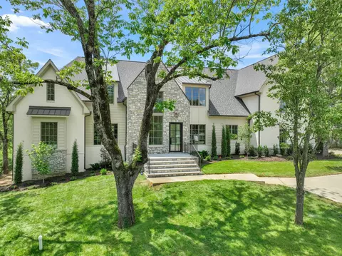 649 Brook Hollow Rd, Nashville, TN 37205