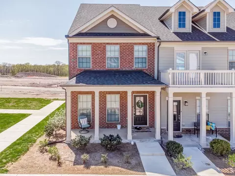 219 Holywell Dr, Gallatin, TN 37066