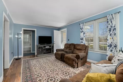 Living - 8635 Old Baxter Rd, Baxter, TN 38544 photo 3 of 3