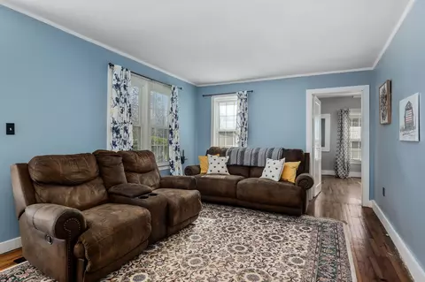 Living - 8635 Old Baxter Rd, Baxter, TN 38544 photo 2 of 3
