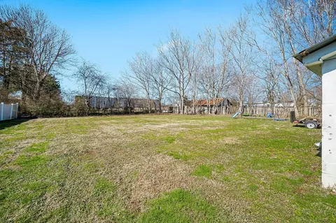Exterior - 8635 Old Baxter Rd, Baxter, TN 38544 photo 6 of 11