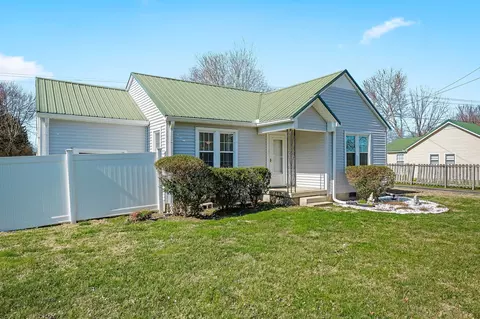 Exterior - 8635 Old Baxter Rd, Baxter, TN 38544 photo 3 of 11