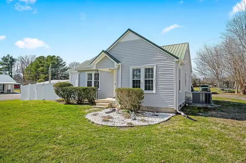 Exterior - 8635 Old Baxter Rd, Baxter, TN 38544 photo 2 of 11