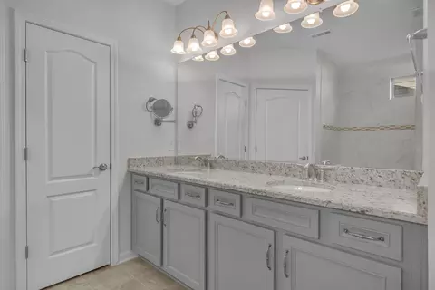 Bath - 815 Clay Pl, Spring Hill, TN 37174 photo 1 of 4