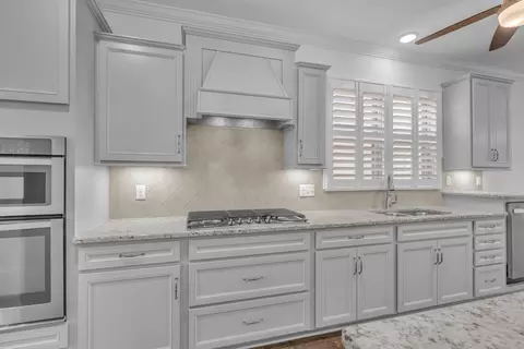 Kitchen - 815 Clay Pl, Spring Hill, TN 37174 photo 2 of 5