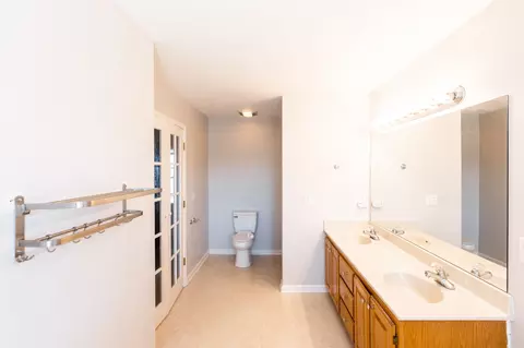 Bath - 407 7th Ave W, Springfield, TN 37172 photo 4 of 5