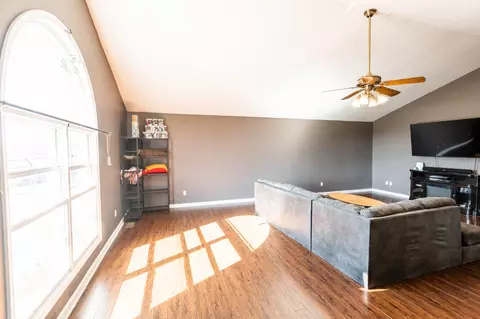 Kitchen - 407 7th Ave W, Springfield, TN 37172 photo 1 of 5
