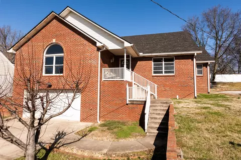 Exterior - 407 7th Ave W, Springfield, TN 37172 photo 2 of 6