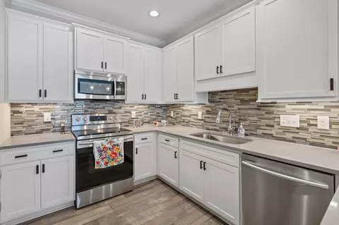 Kitchen - 3502 Pershing Dr, Murfreesboro, TN 37129 photo 2 of 3