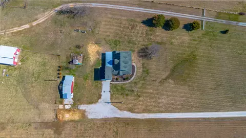 View/Area - 1545 Manley Loop, Dickson, TN 37055 photo 2 of 10