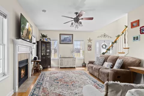 Living - 1545 Manley Loop, Dickson, TN 37055 photo 2 of 3