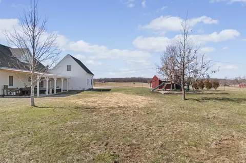 Exterior - 1545 Manley Loop, Dickson, TN 37055 photo 9 of 12