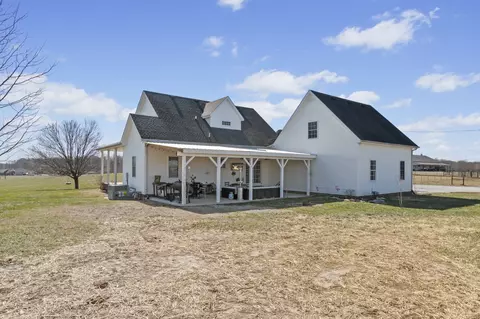 Exterior - 1545 Manley Loop, Dickson, TN 37055 photo 6 of 12