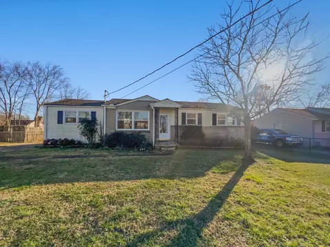 424 Nixon Dr, Lebanon, TN 37087