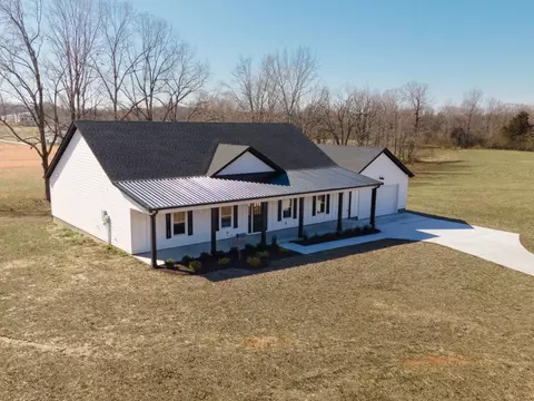 Exterior - 122 Dewey, Dickson, TN 37055 photo 2 of 9
