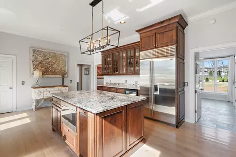 Kitchen - 1002 Tulloss Rd, Franklin, TN 37067 photo 7 of 7