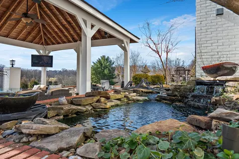 View/Area - 1002 Tulloss Rd, Franklin, TN 37067 photo 2 of 6