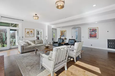 Living - 1002 Tulloss Rd, Franklin, TN 37067 photo 5 of 10